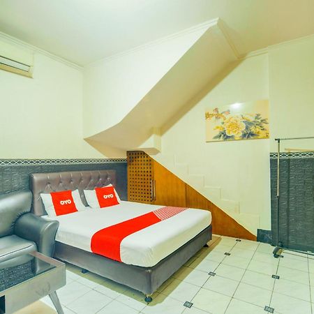 Oyo 93132 Modom Homestay Near Rs Islam Jakarta Pondok Kopi Ngoại thất bức ảnh