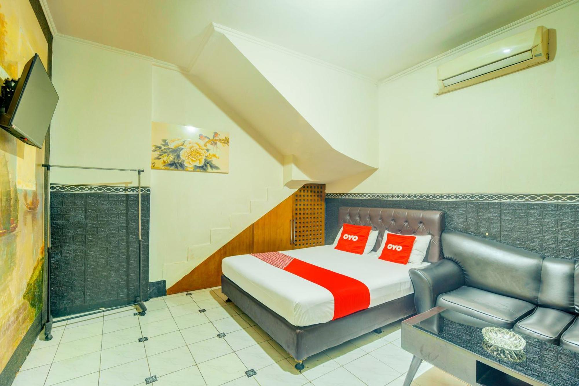 Oyo 93132 Modom Homestay Near Rs Islam Jakarta Pondok Kopi Ngoại thất bức ảnh