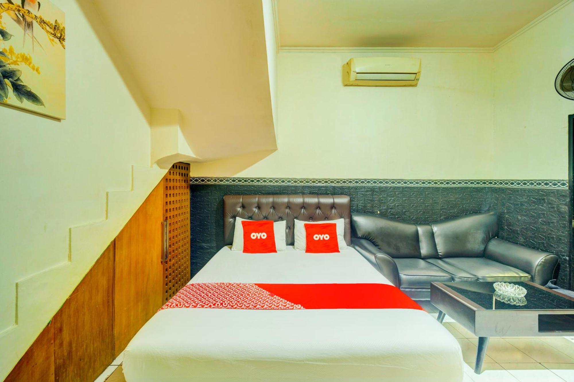 Oyo 93132 Modom Homestay Near Rs Islam Jakarta Pondok Kopi Ngoại thất bức ảnh