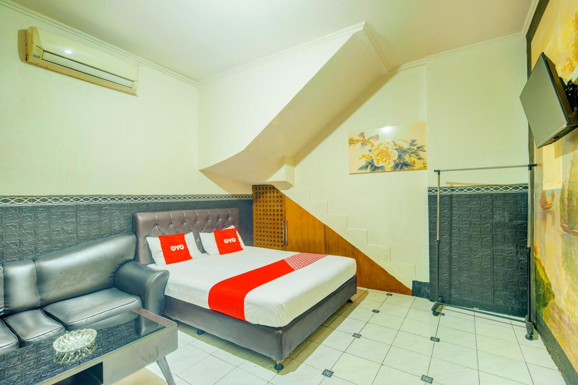 Oyo 93132 Modom Homestay Near Rs Islam Jakarta Pondok Kopi Ngoại thất bức ảnh