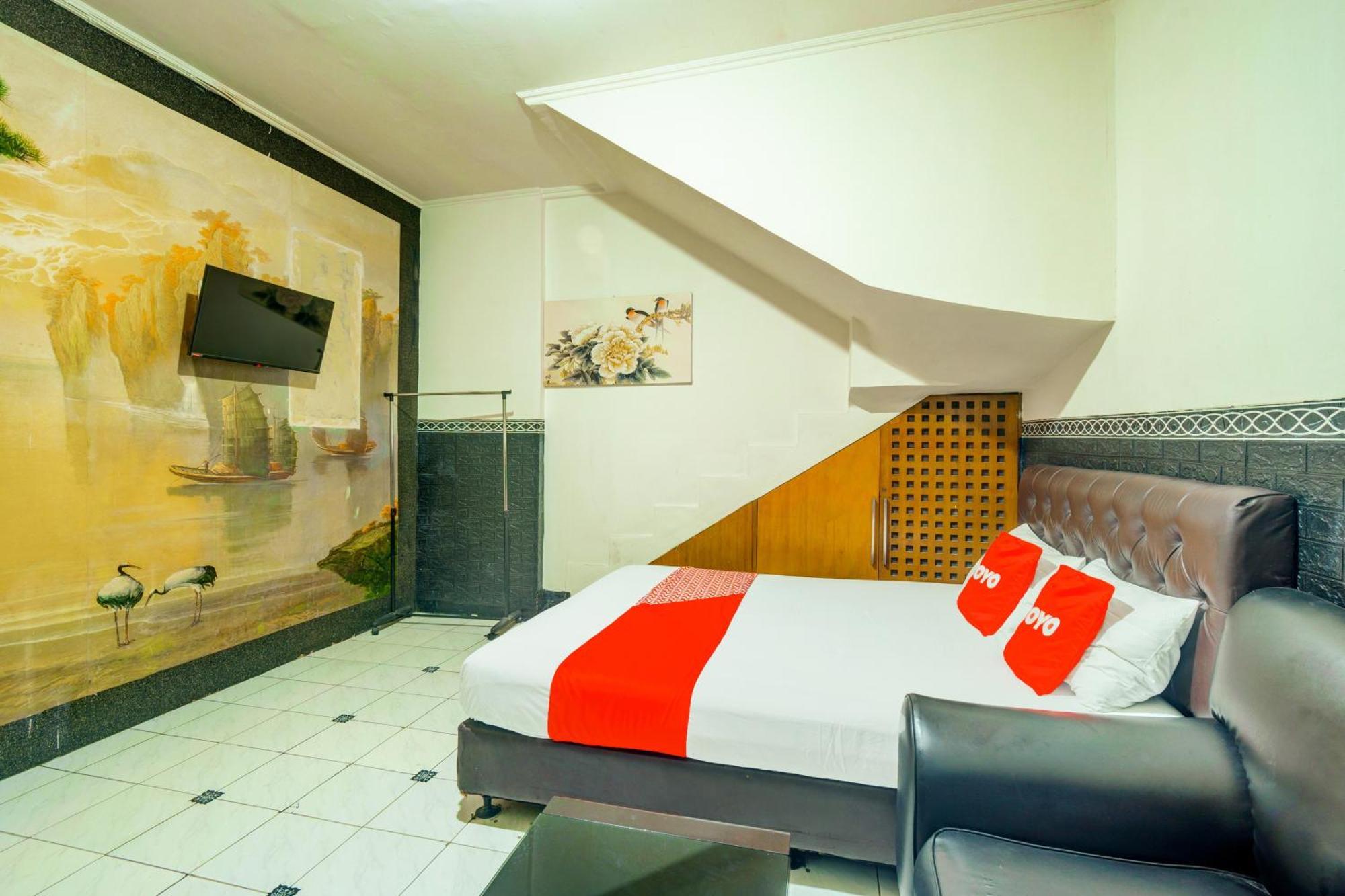 Oyo 93132 Modom Homestay Near Rs Islam Jakarta Pondok Kopi Ngoại thất bức ảnh