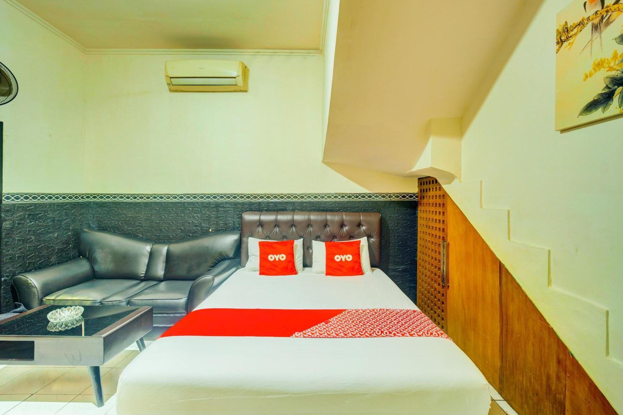 Oyo 93132 Modom Homestay Near Rs Islam Jakarta Pondok Kopi Ngoại thất bức ảnh