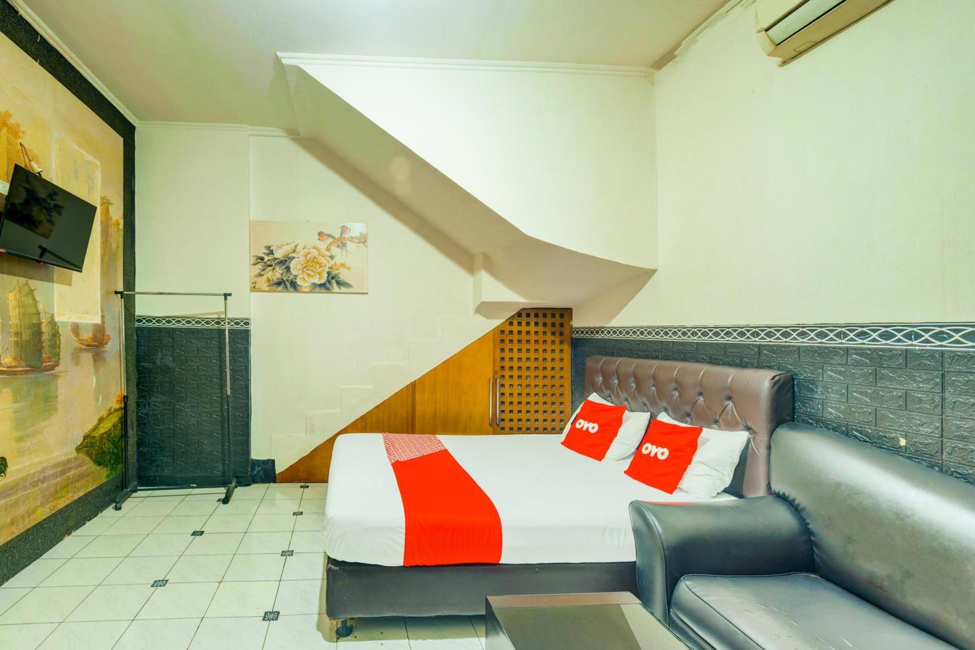 Oyo 93132 Modom Homestay Near Rs Islam Jakarta Pondok Kopi Ngoại thất bức ảnh