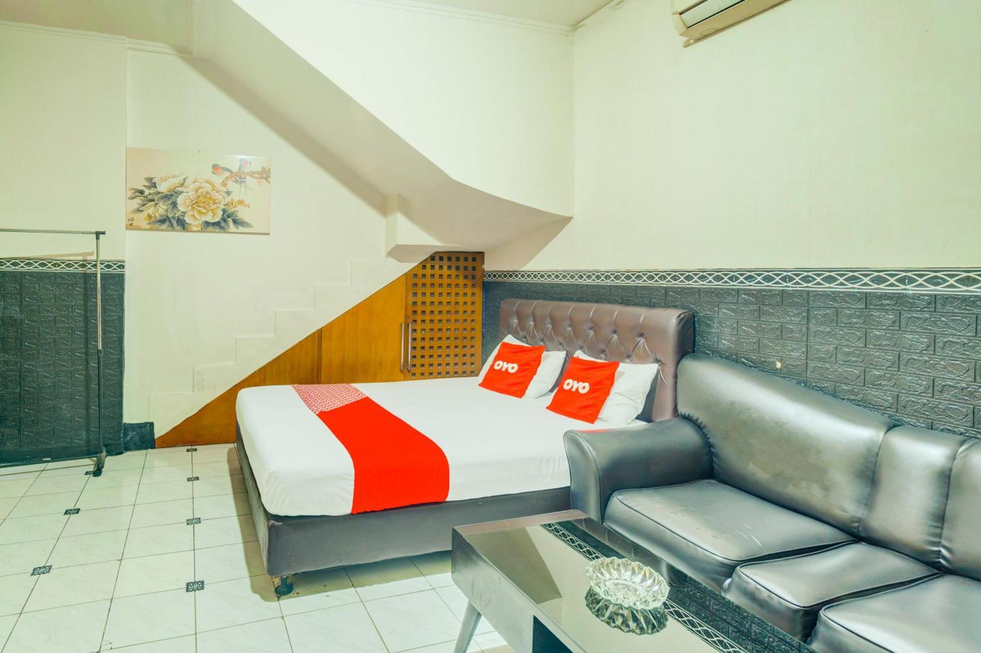 Oyo 93132 Modom Homestay Near Rs Islam Jakarta Pondok Kopi Ngoại thất bức ảnh